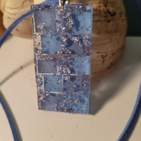 Pendant - Picture 3 of 3